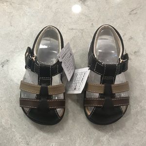 Ugh Kolding Infant Sandals size 4/5